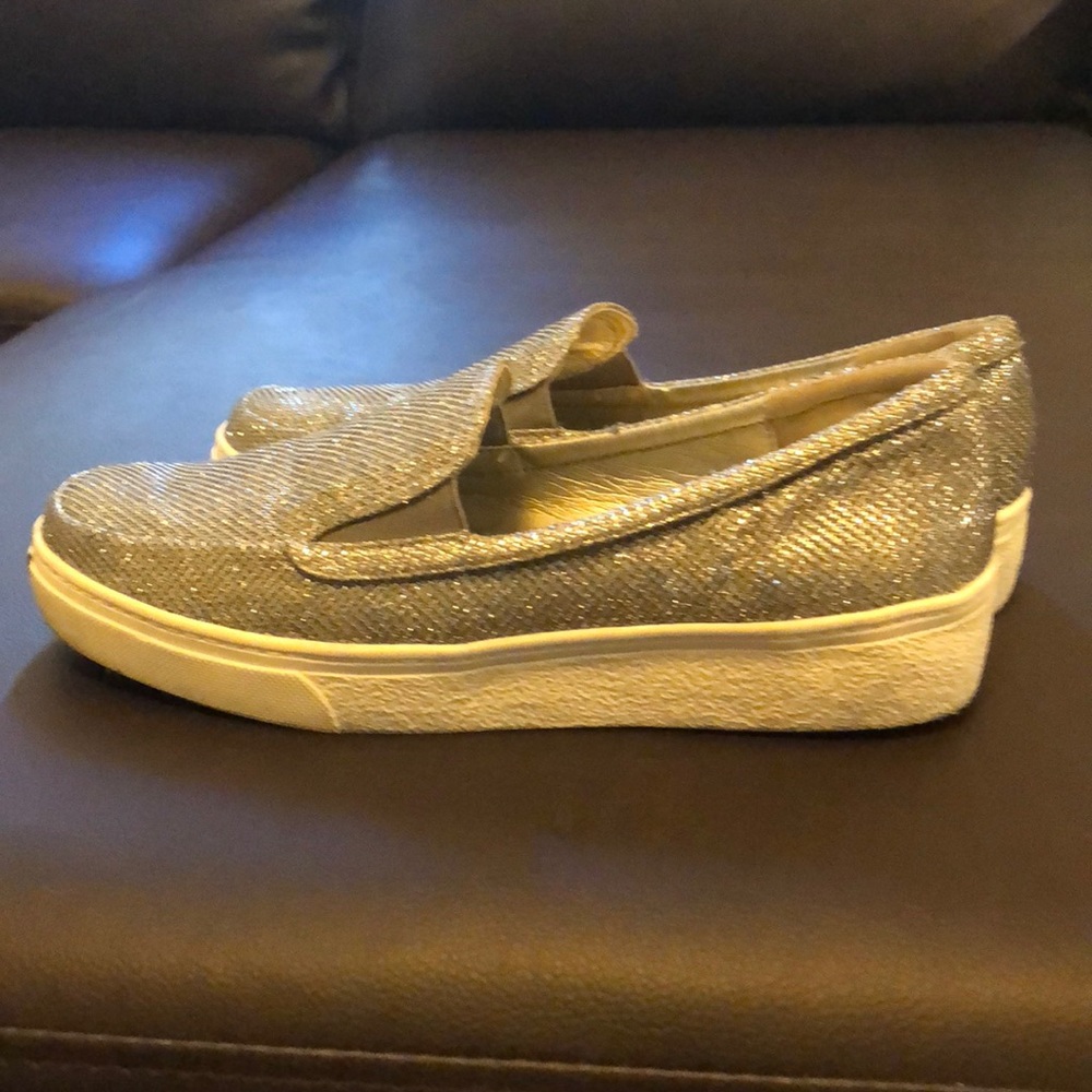 Shoes - Picture 2 of 3